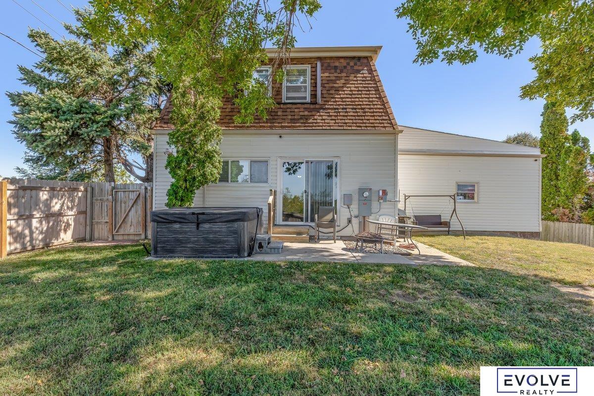 1122 N 107th Avenue