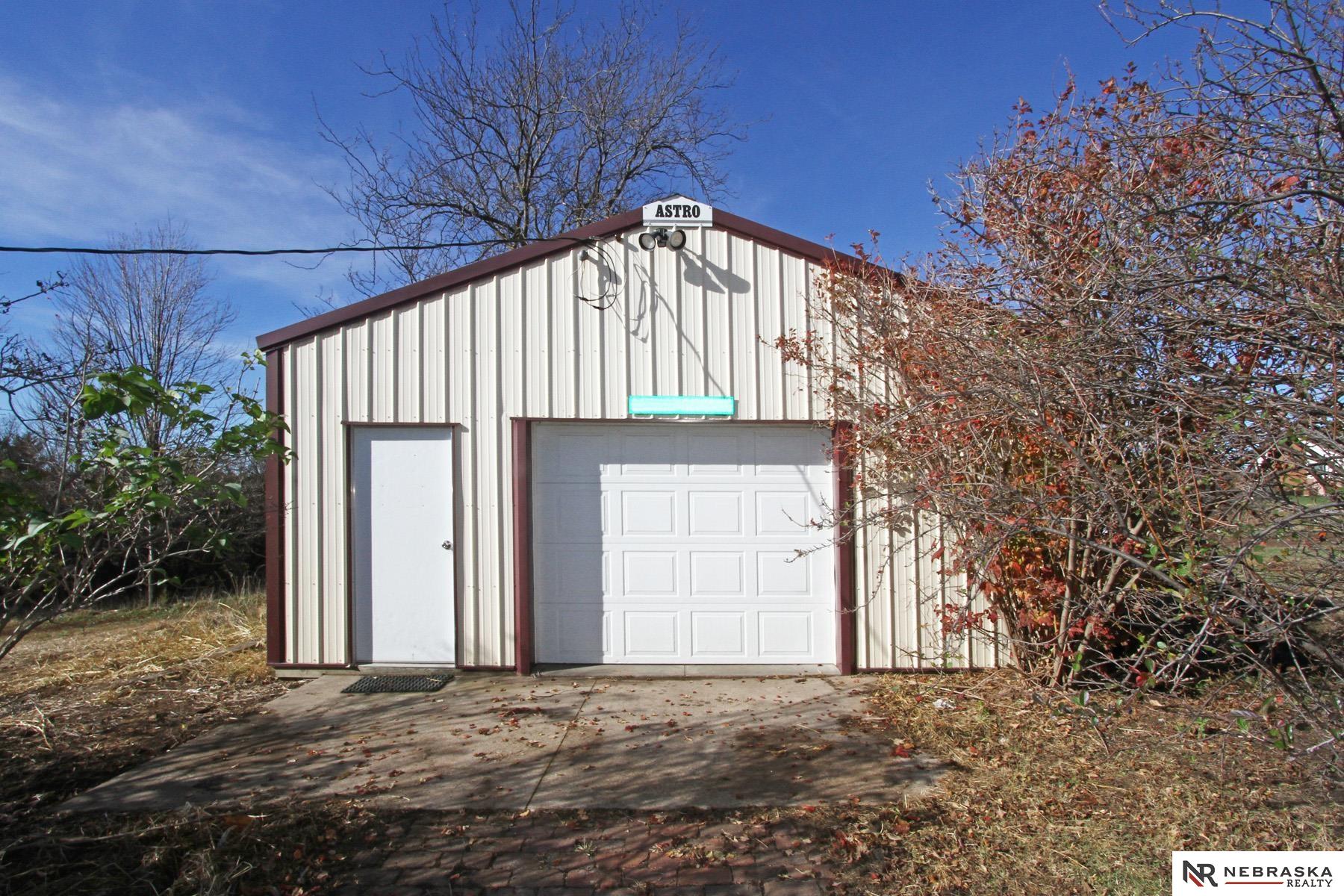 599 266th Road