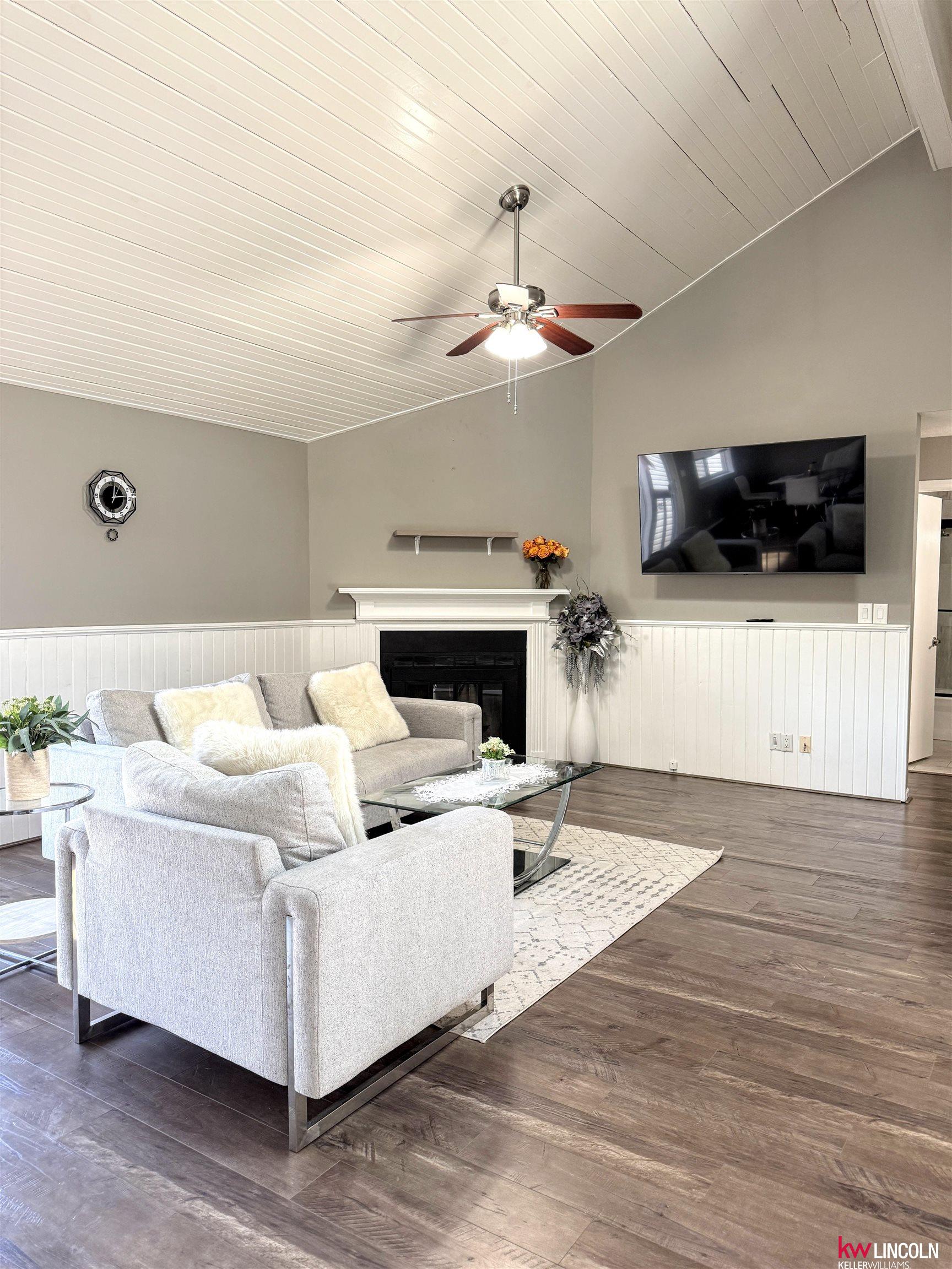440 W Burt Drive