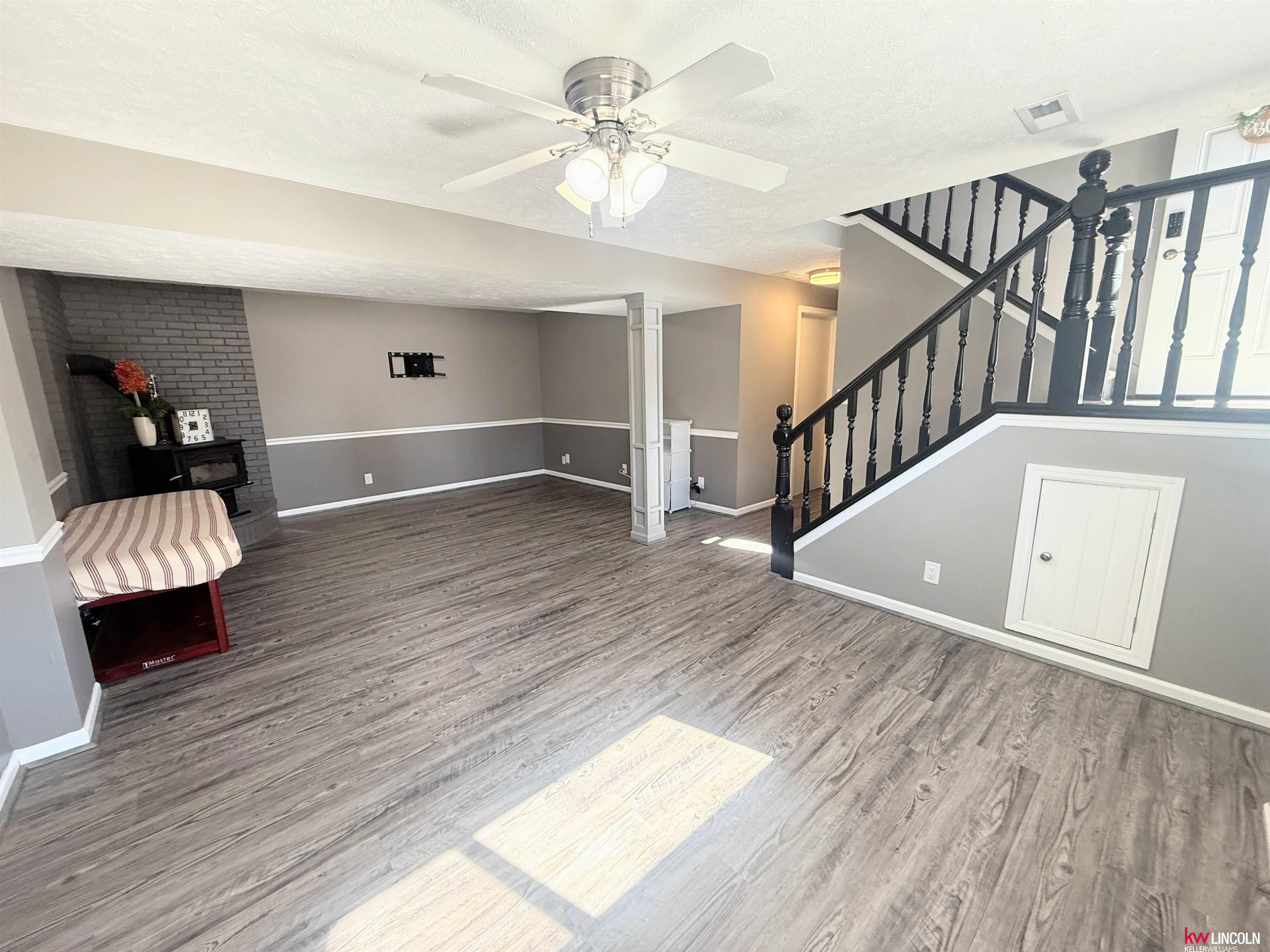 440 W Burt Drive