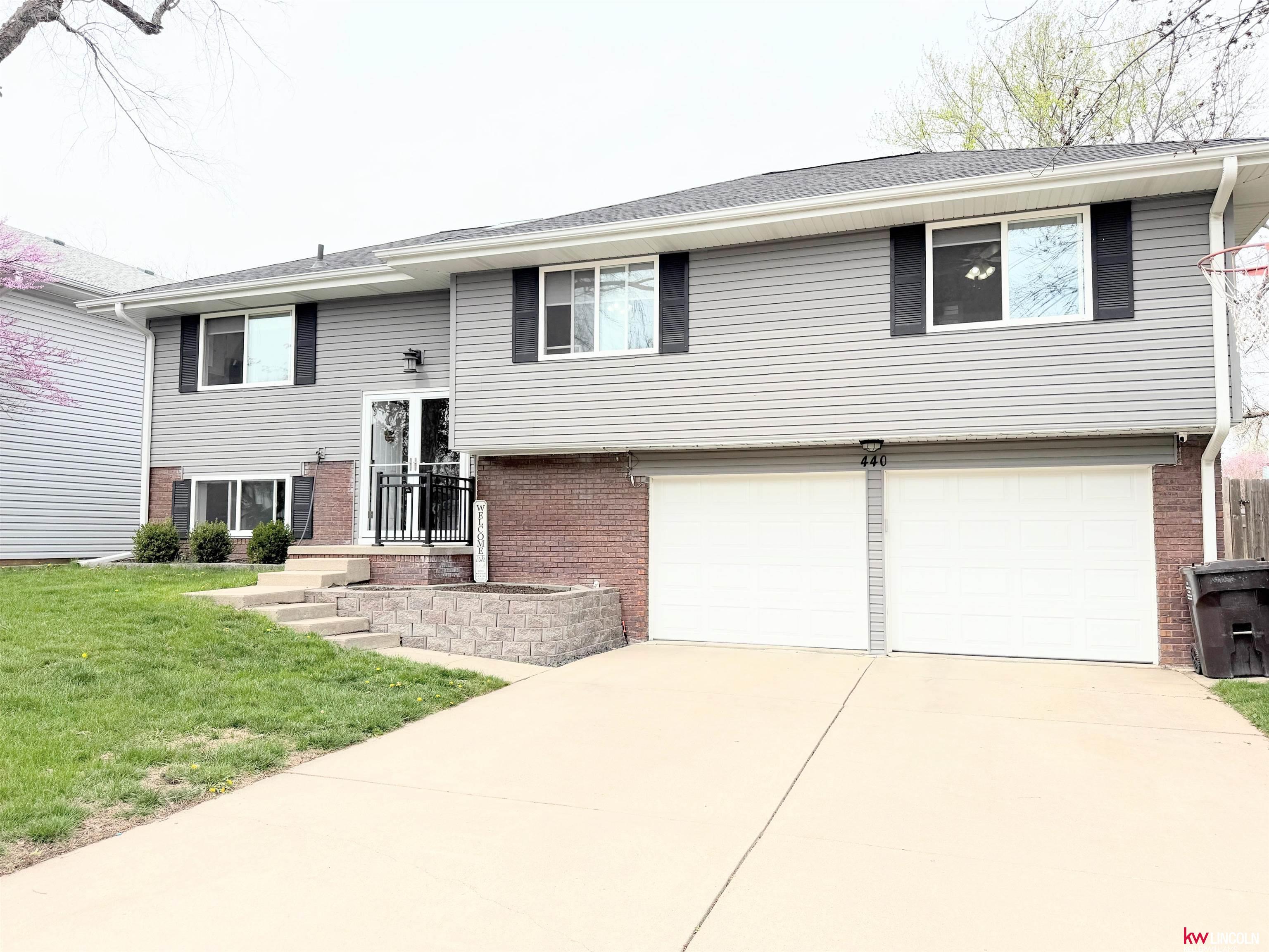 440 W Burt Drive