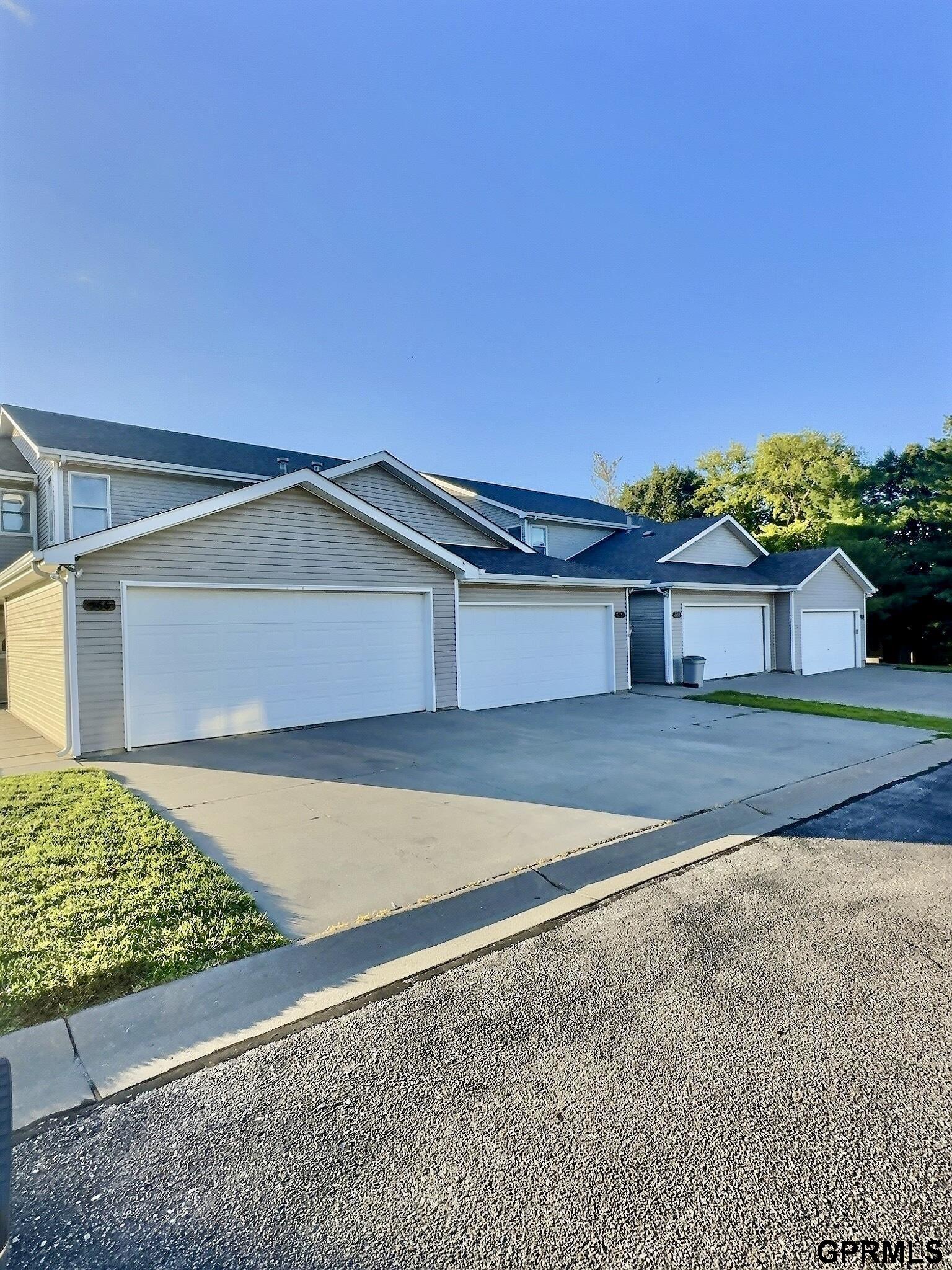 566 Lakeside Drive # 48