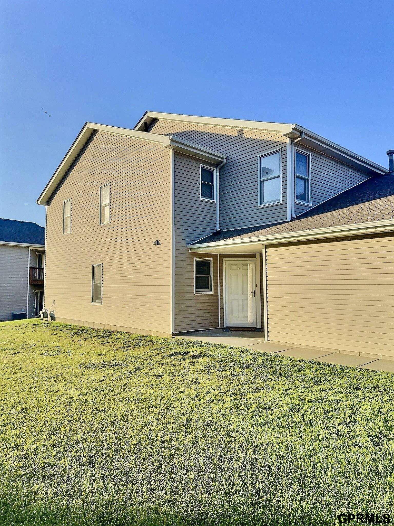 566 Lakeside Drive # 48