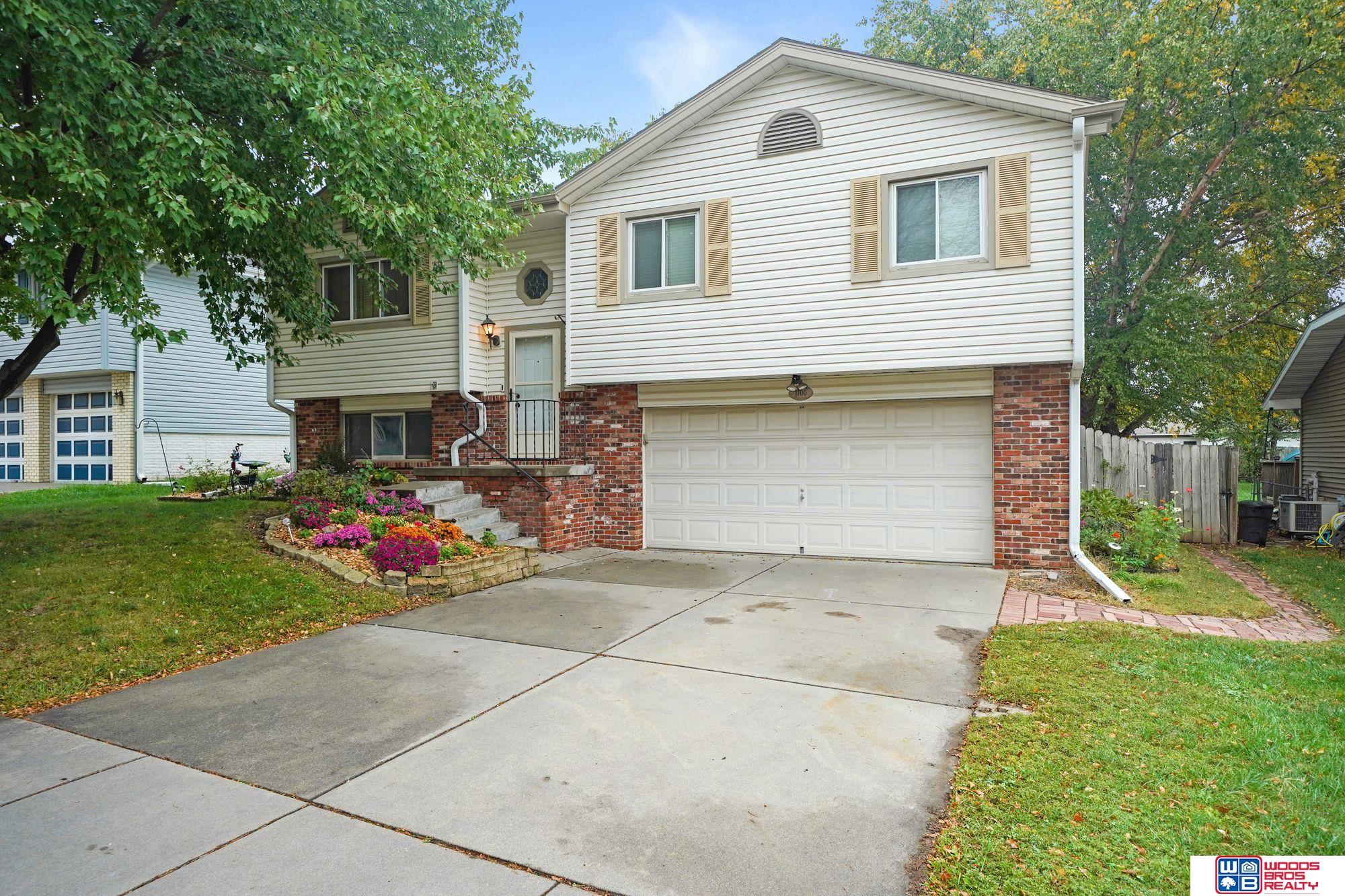 1700 W Plum Street