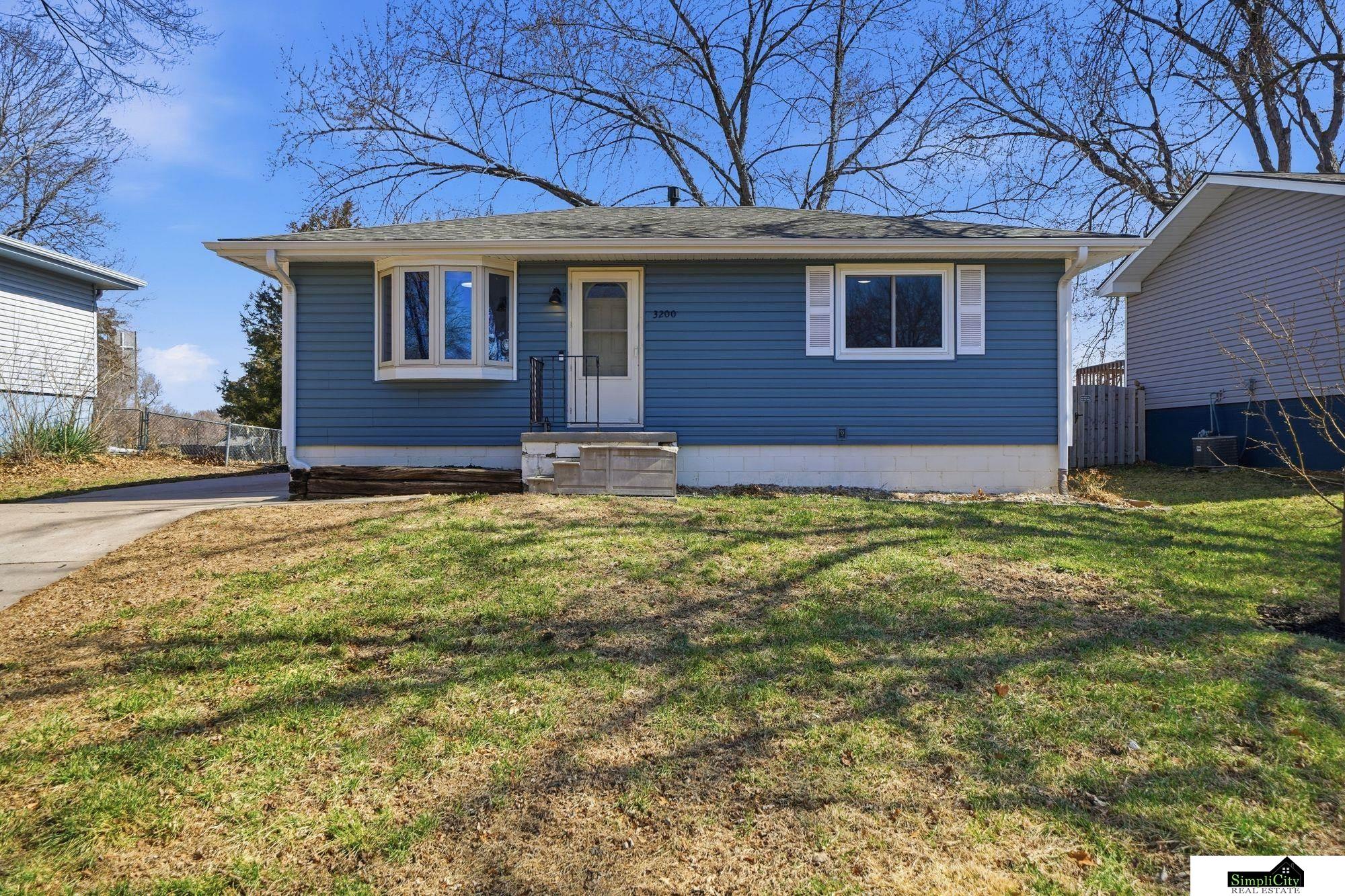 3200 NW 1 Street