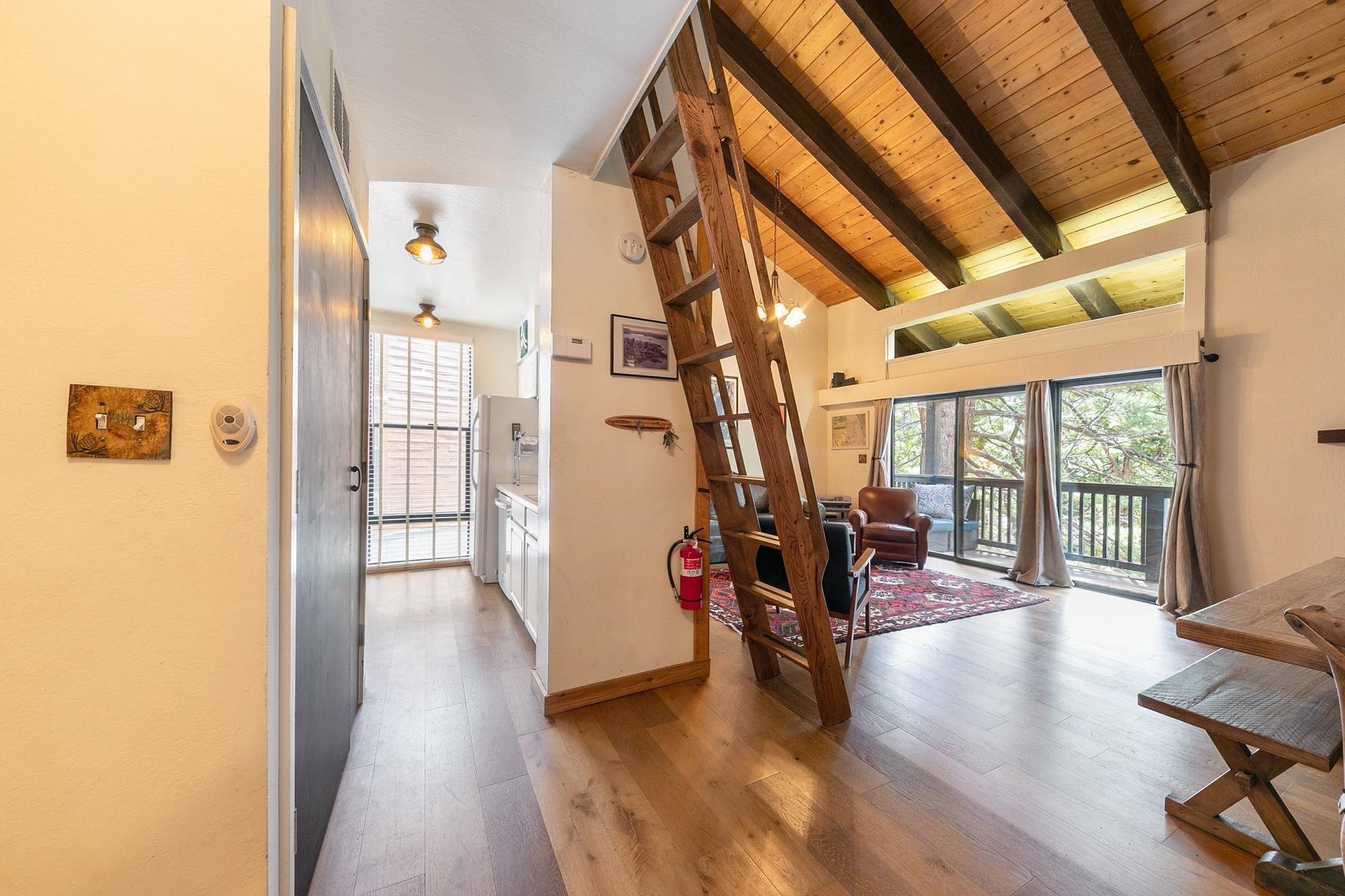2755 North Lake Boulevard # 5 Unit: #5