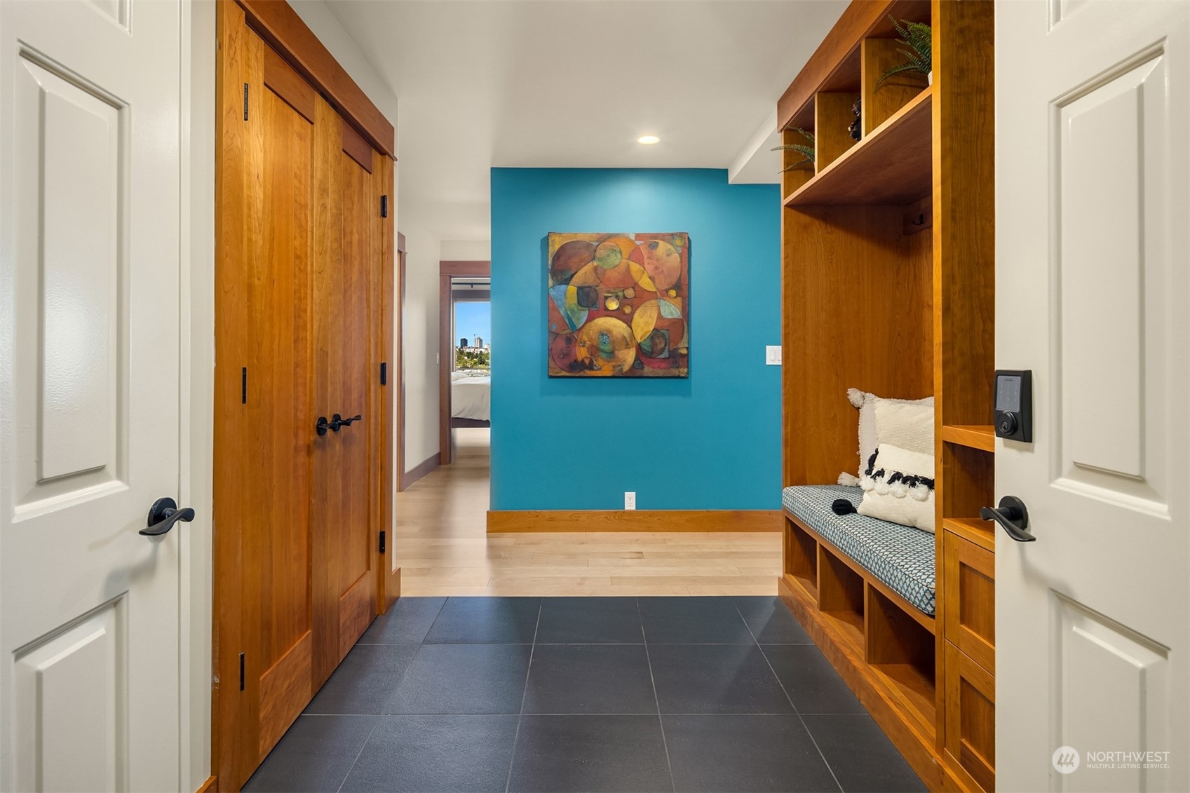 2565 Dexter Avenue N Unit: 302
