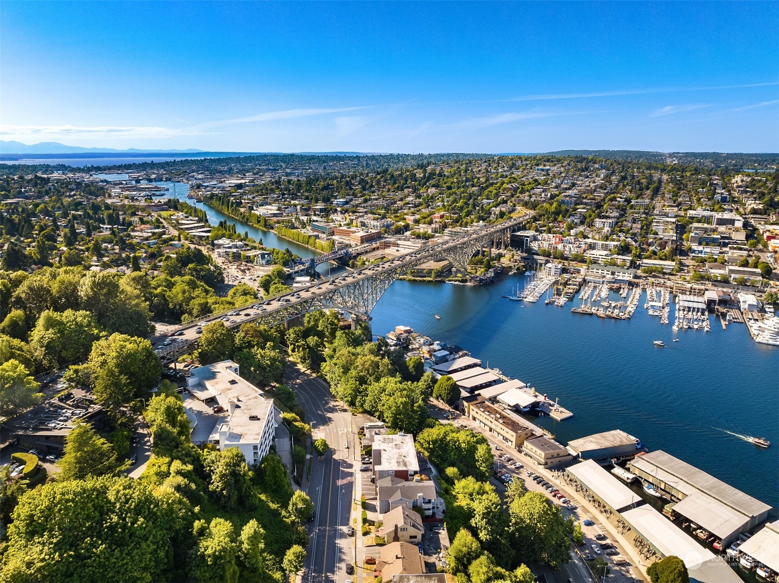 2565 Dexter Avenue N Unit: 302