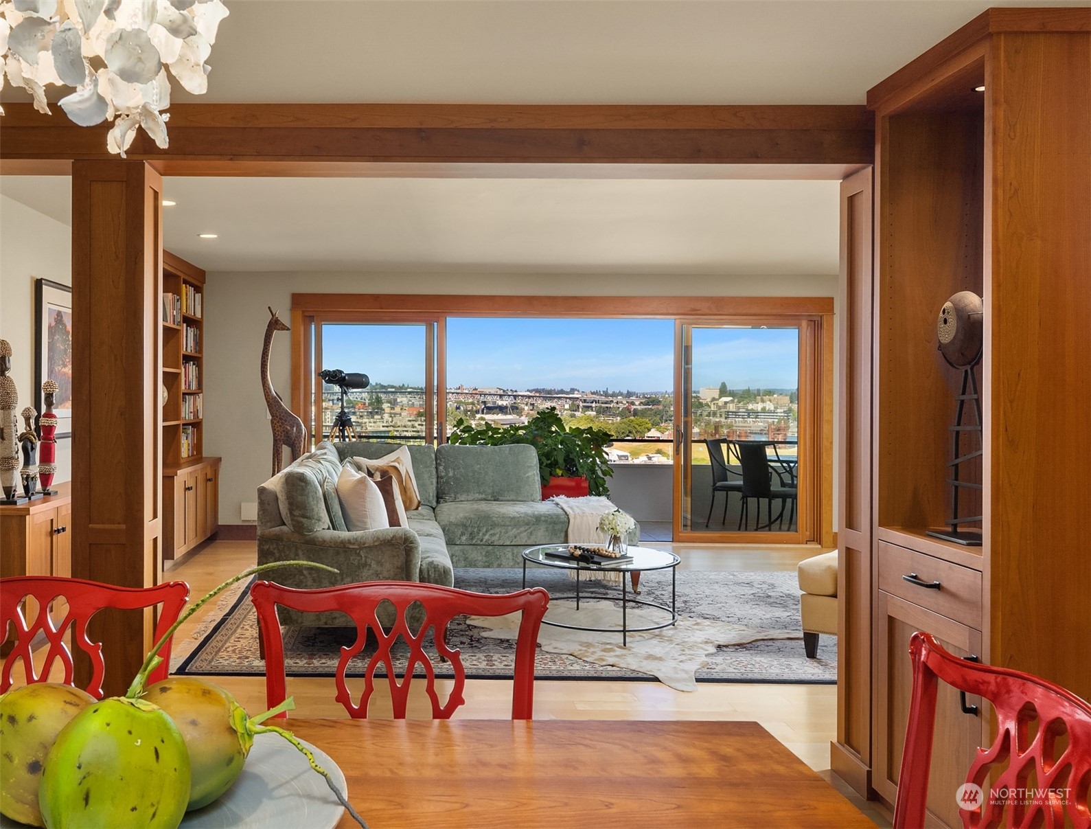 2565 Dexter Avenue N Unit: 302