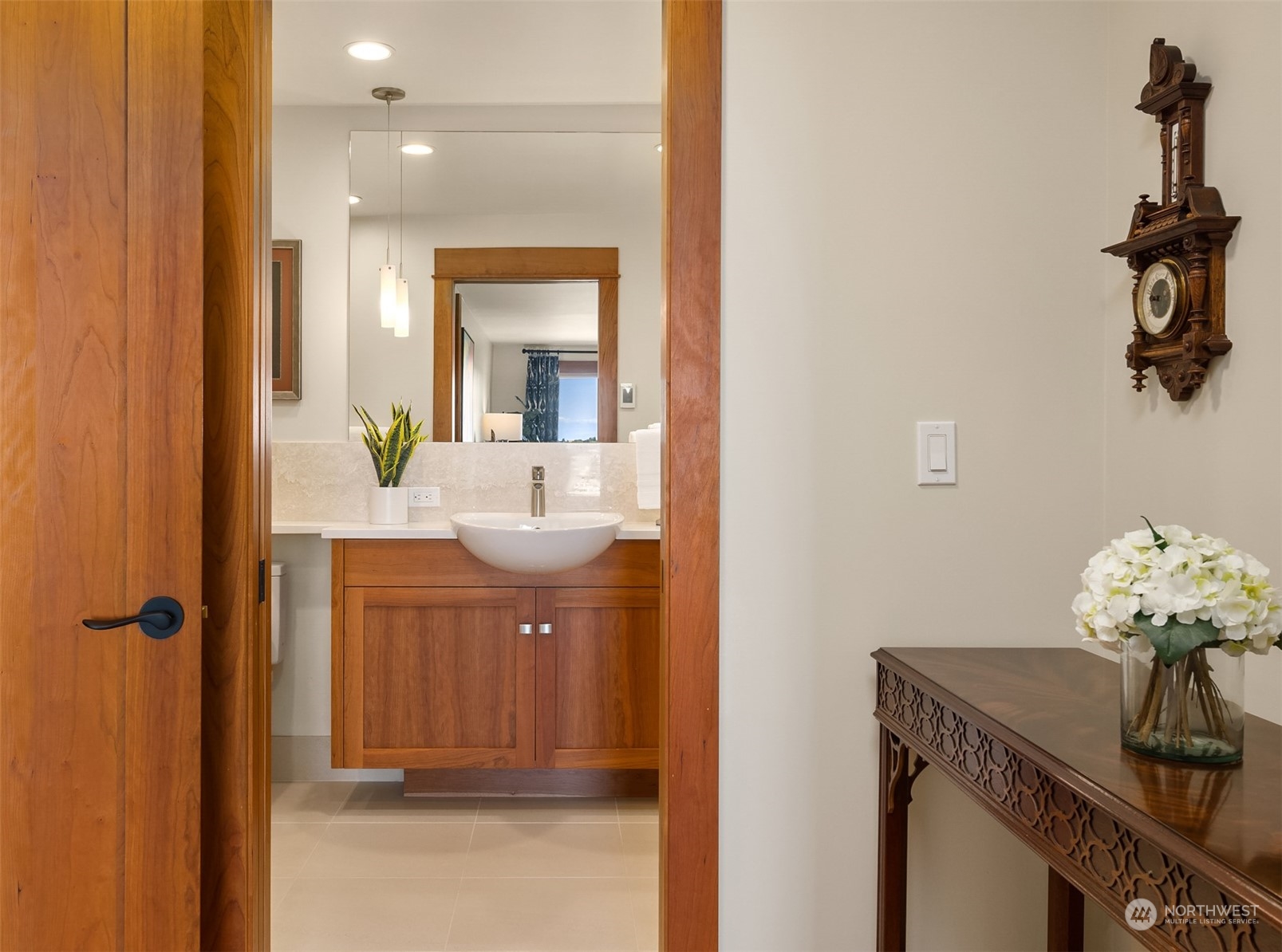2565 Dexter Avenue N Unit: 302