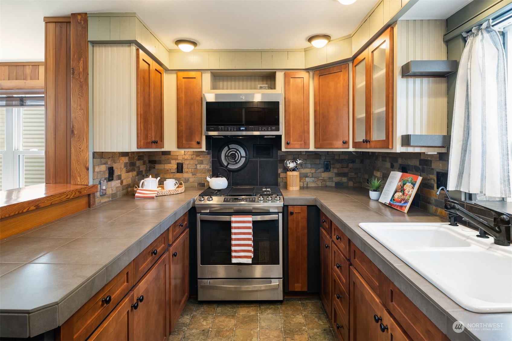 3843 23rd Avenue W Unit: A