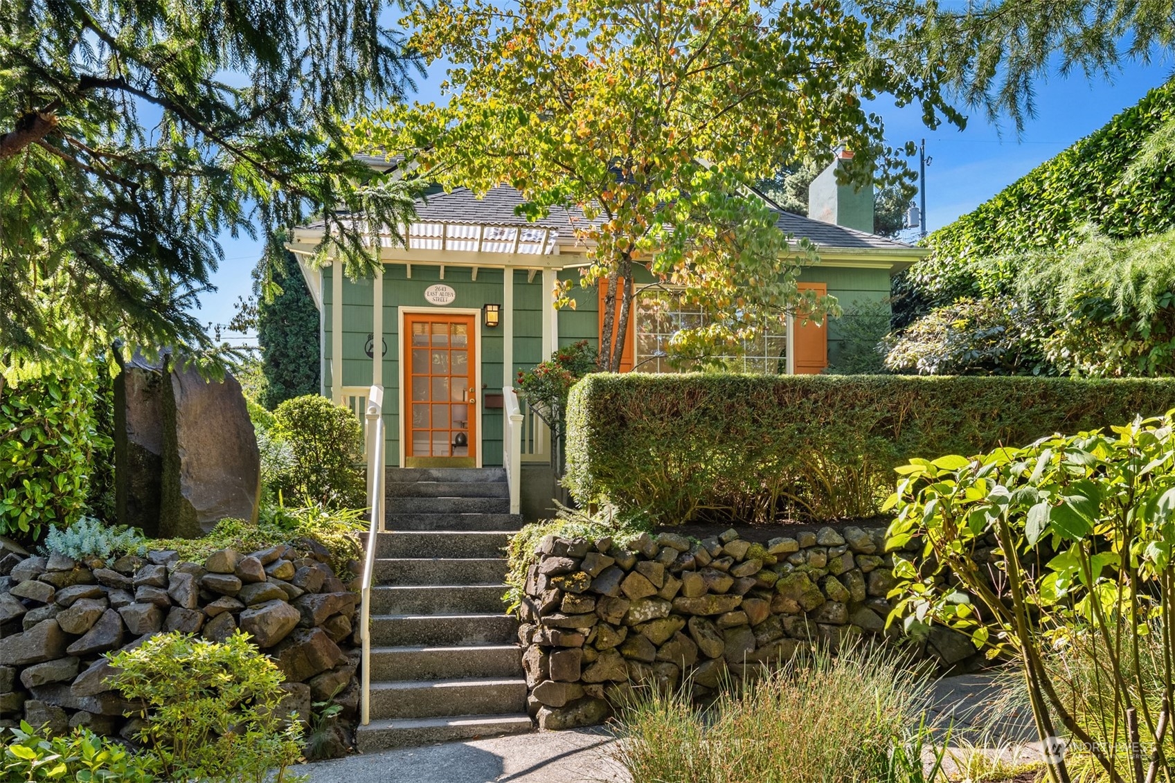 2643 E Aloha Street