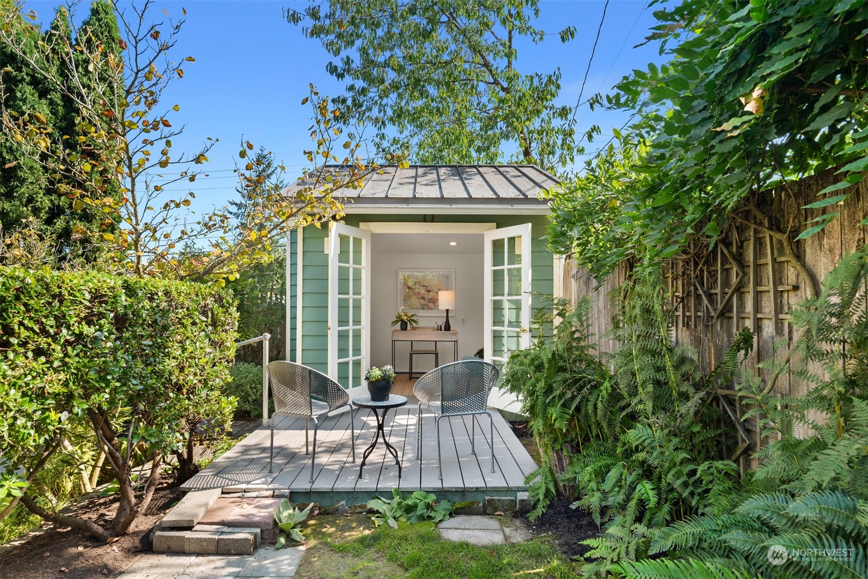 2643 E Aloha Street