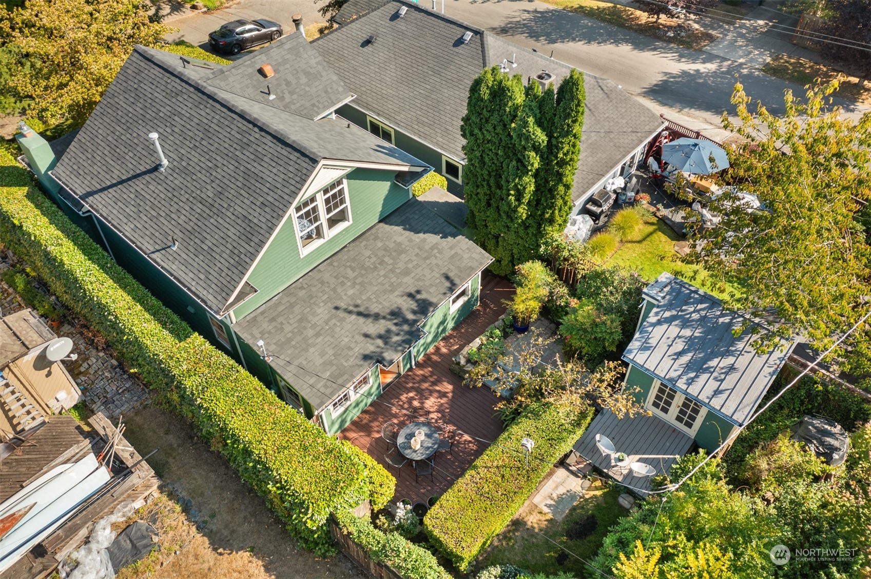 2643 E Aloha Street