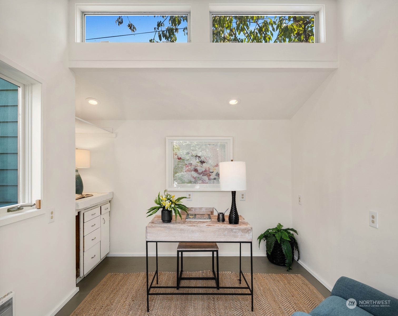 2643 E Aloha Street