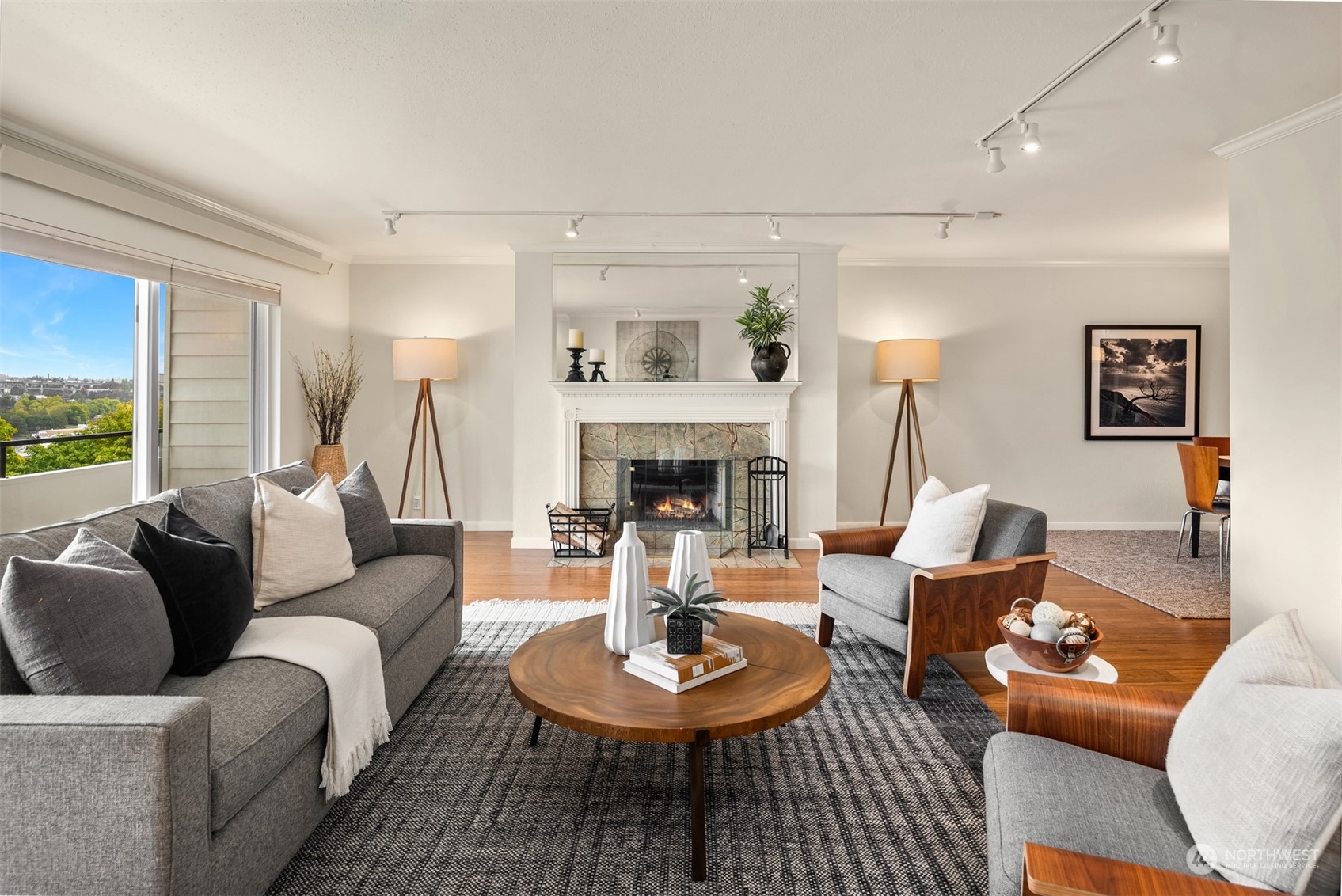 2565 Dexter Avenue N Unit: 204