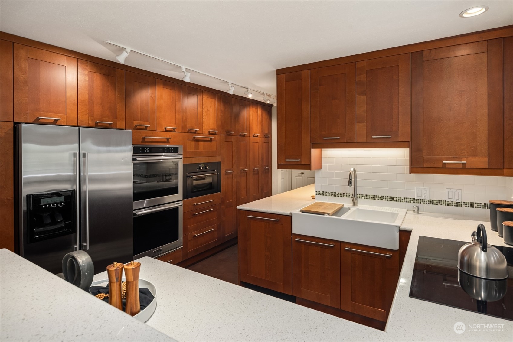 2565 Dexter Avenue N Unit: 204