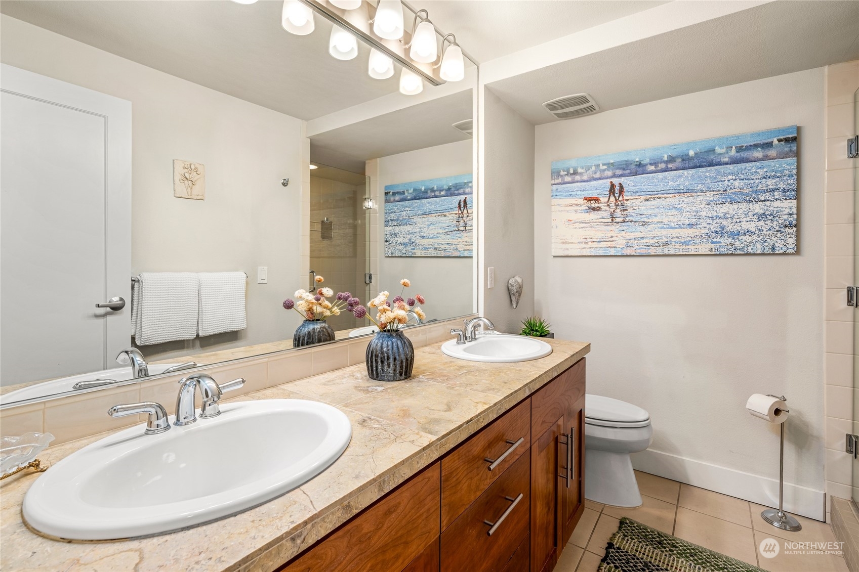 900 Warren Avenue N Unit: 104
