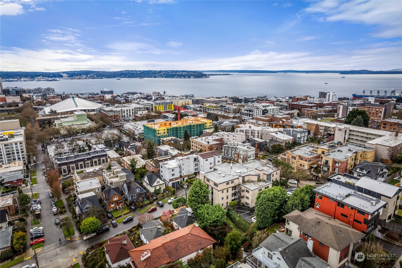 900 Warren Avenue N Unit: 104