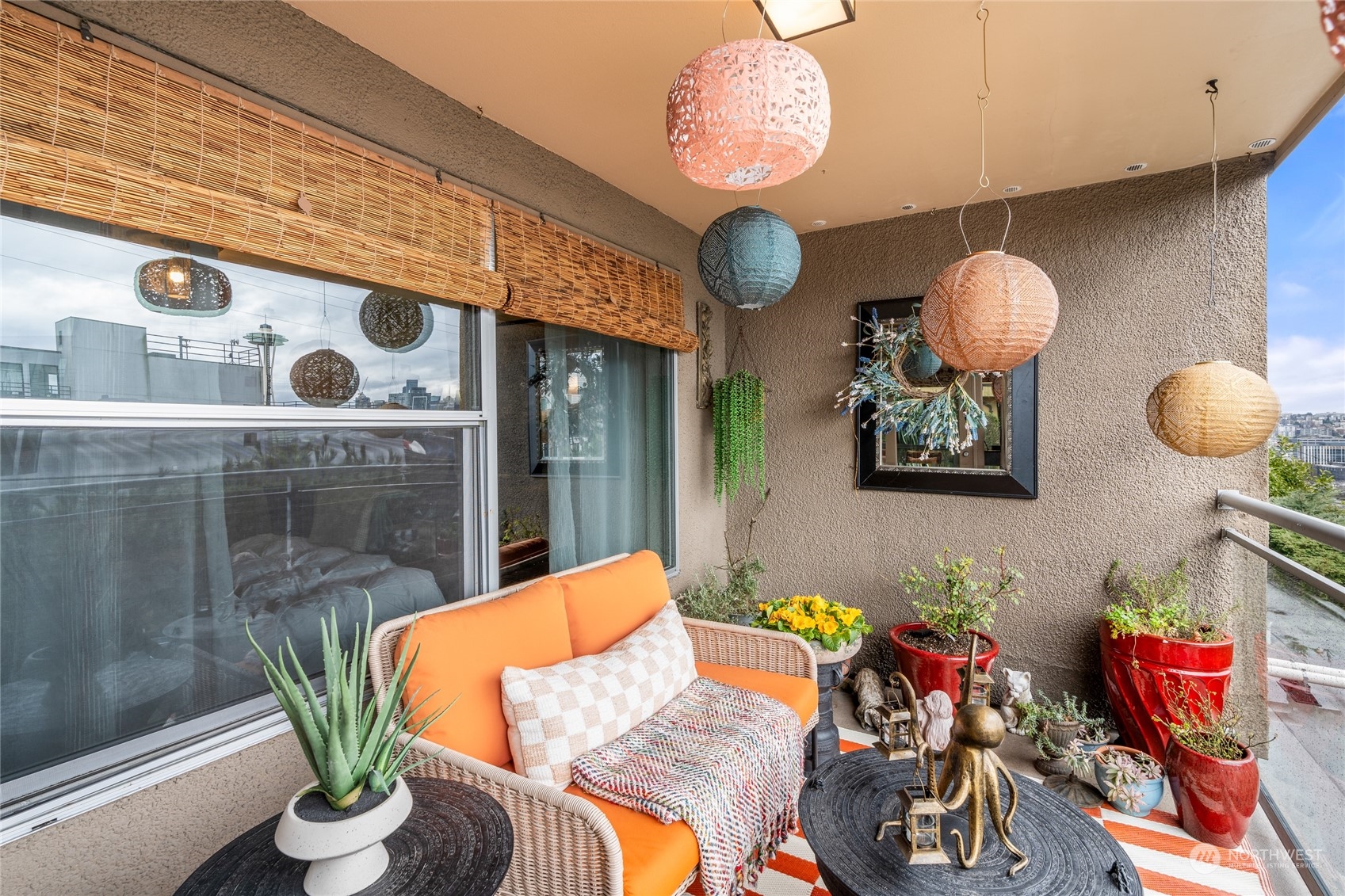 900 Warren Avenue N Unit: 104