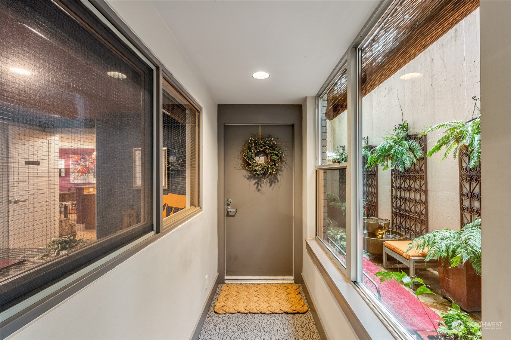900 Warren Avenue N Unit: 104