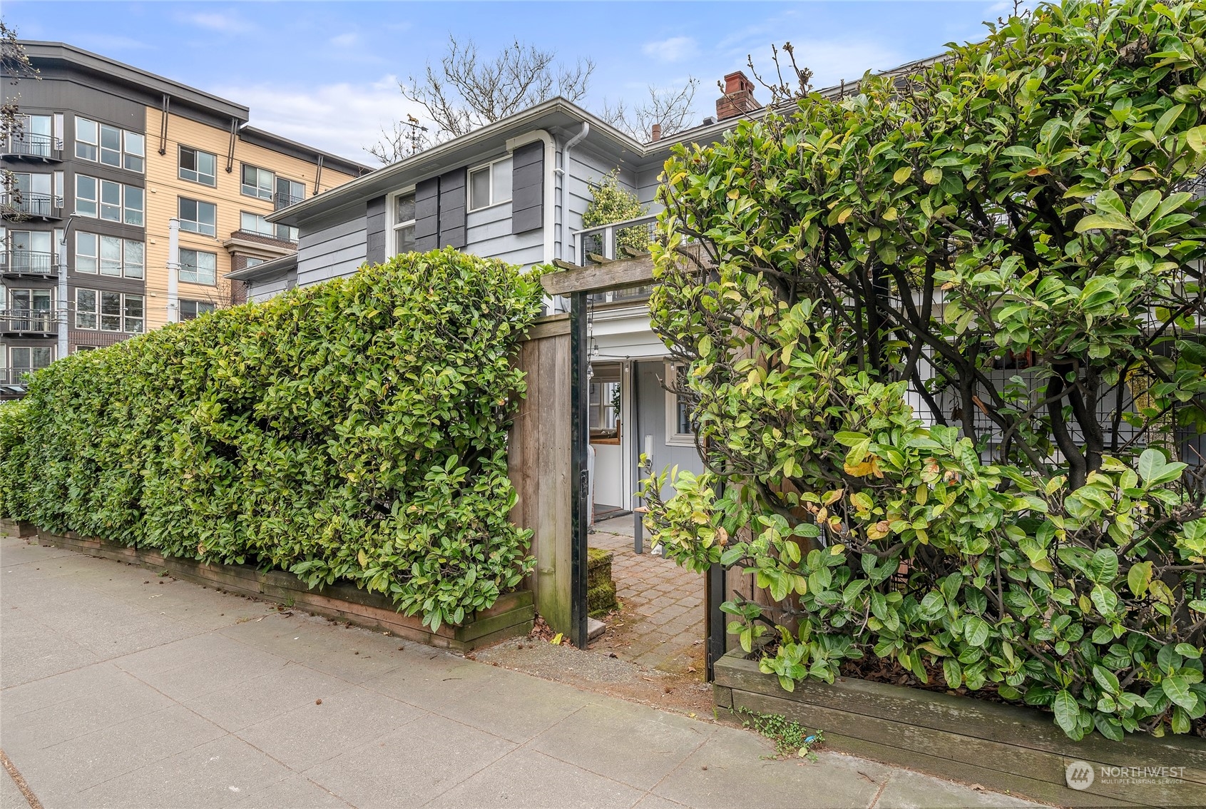 1604 1/2 15th Avenue