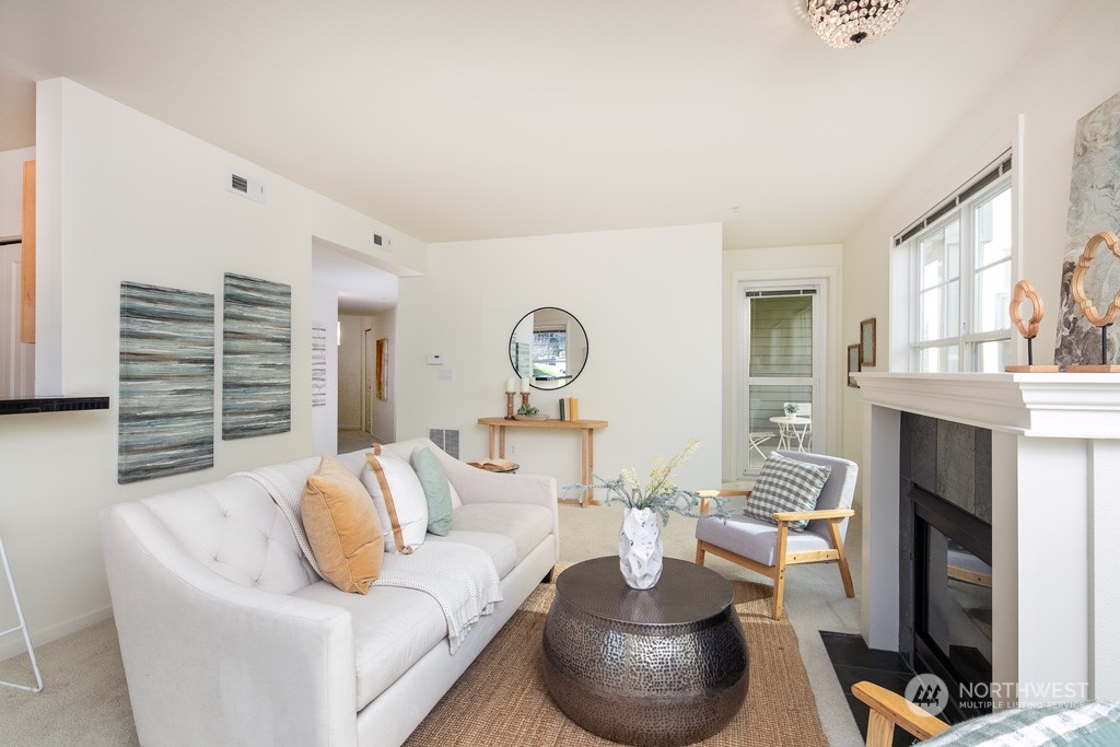 2901 NE Blakeley Street Unit: 320