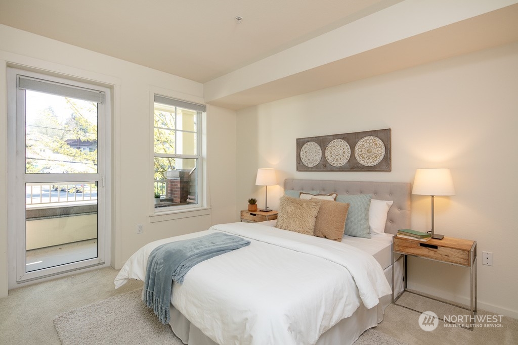 2901 NE Blakeley Street Unit: 320