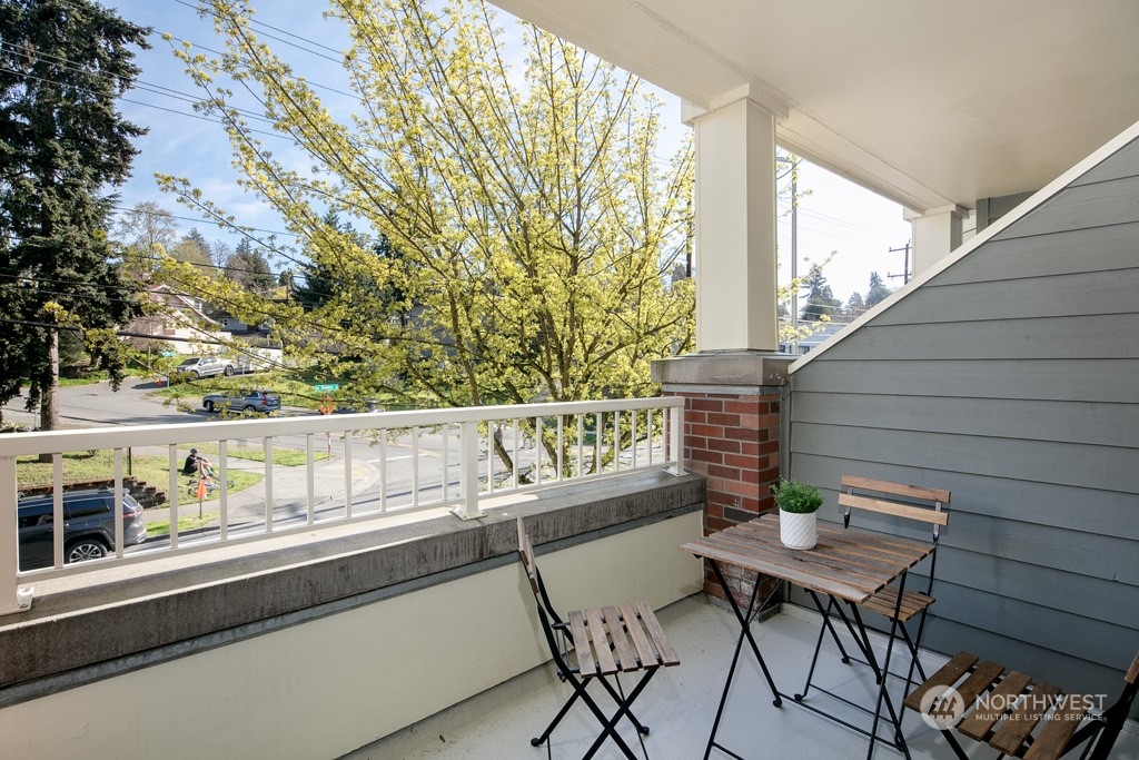2901 NE Blakeley Street Unit: 320