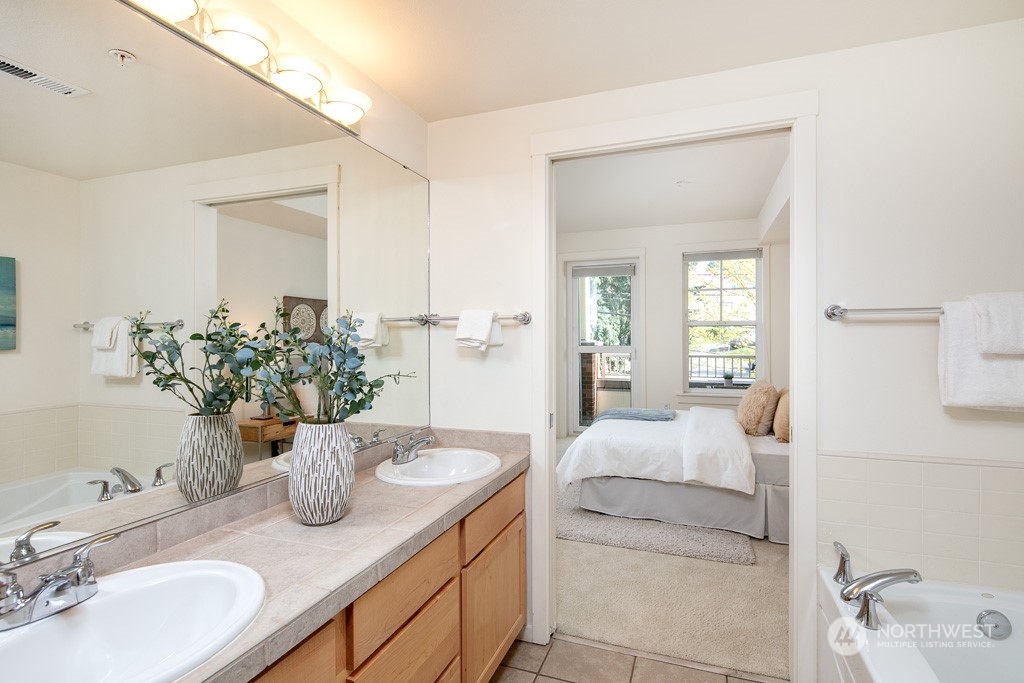 2901 NE Blakeley Street Unit: 320