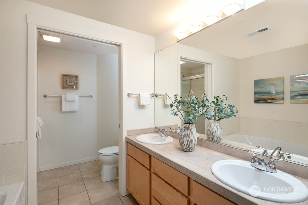 2901 NE Blakeley Street Unit: 320