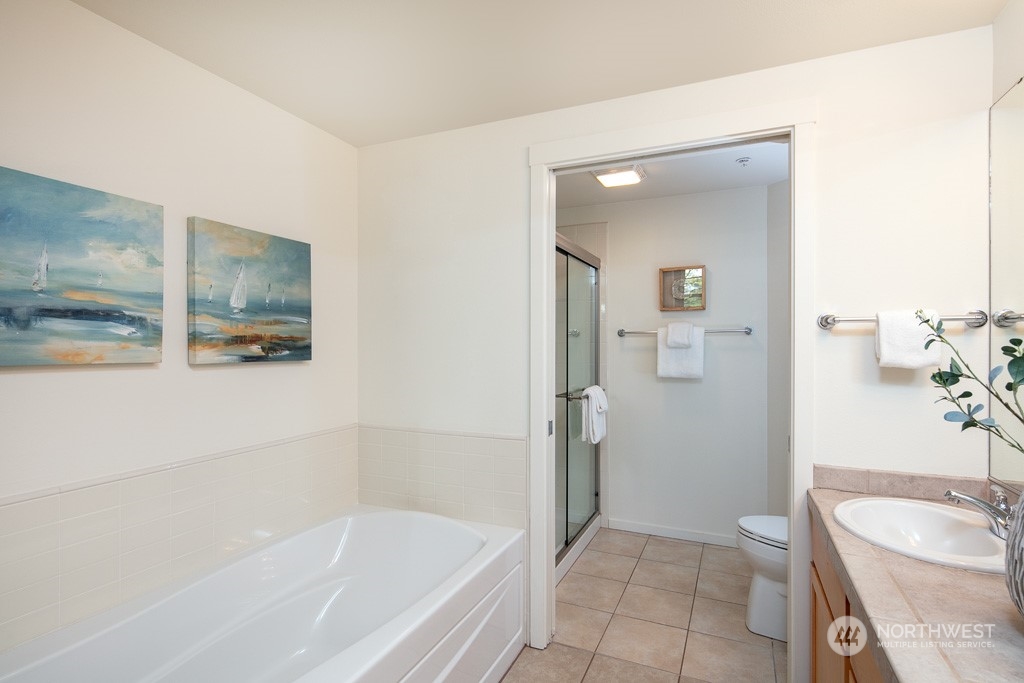 2901 NE Blakeley Street Unit: 320