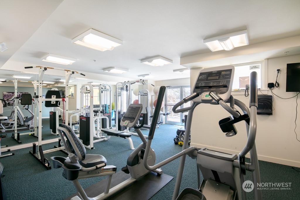 2901 NE Blakeley Street Unit: 320