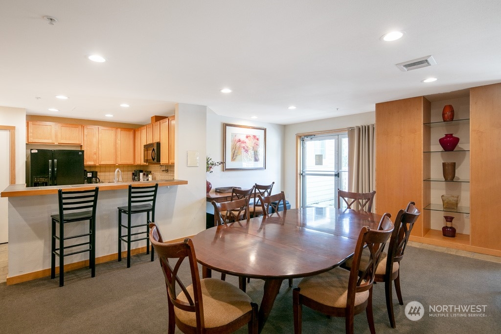 2901 NE Blakeley Street Unit: 320