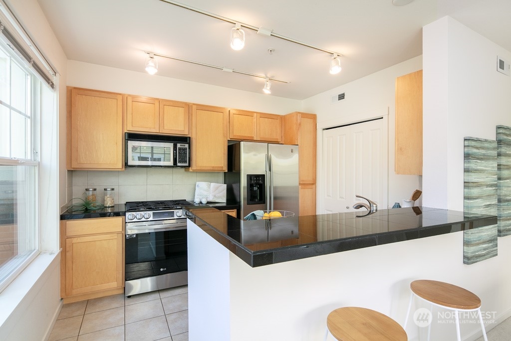 2901 NE Blakeley Street Unit: 320