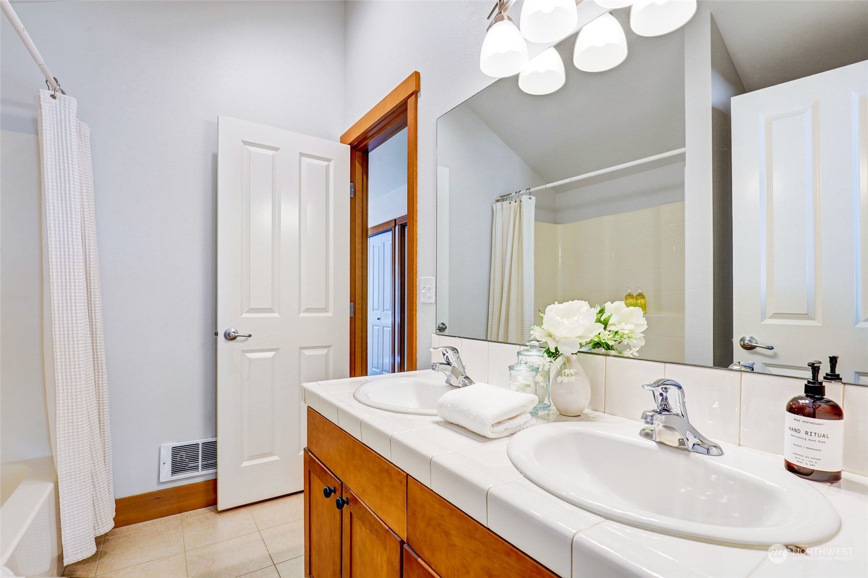 13724 Midvale Avenue N Unit: C