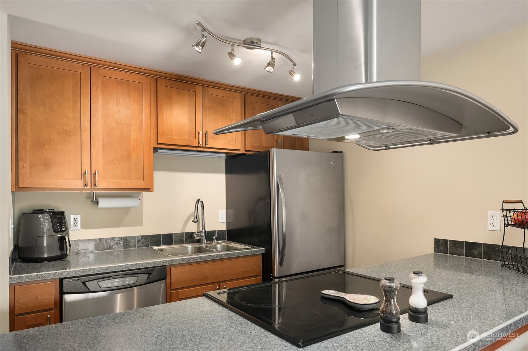 1730 Taylor Avenue N Unit: 305