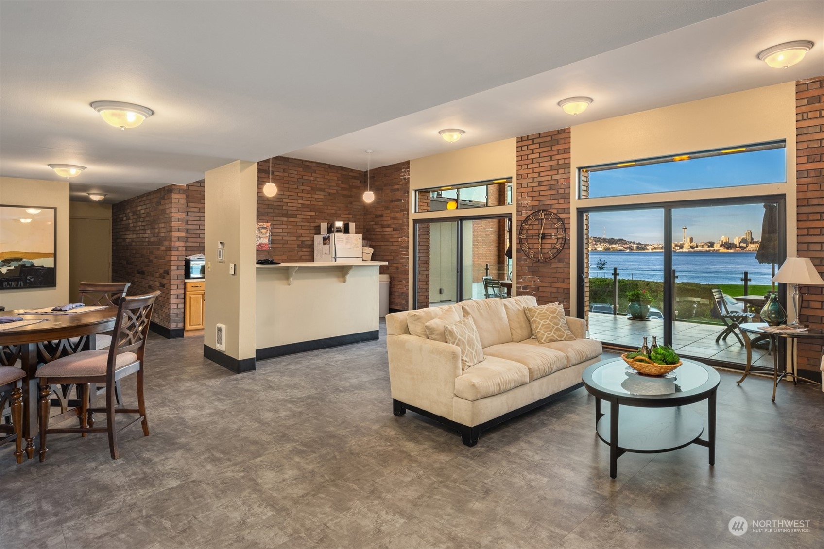 1737 Harbor Avenue SW Unit: S205