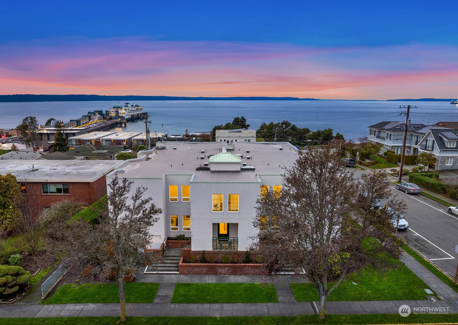 135 2nd Avenue N Unit: 102