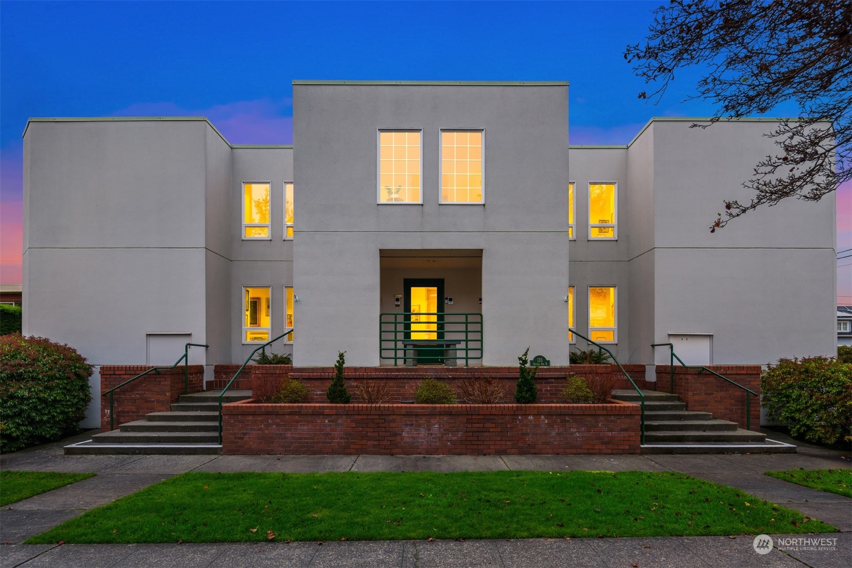 135 2nd Avenue N Unit: 102