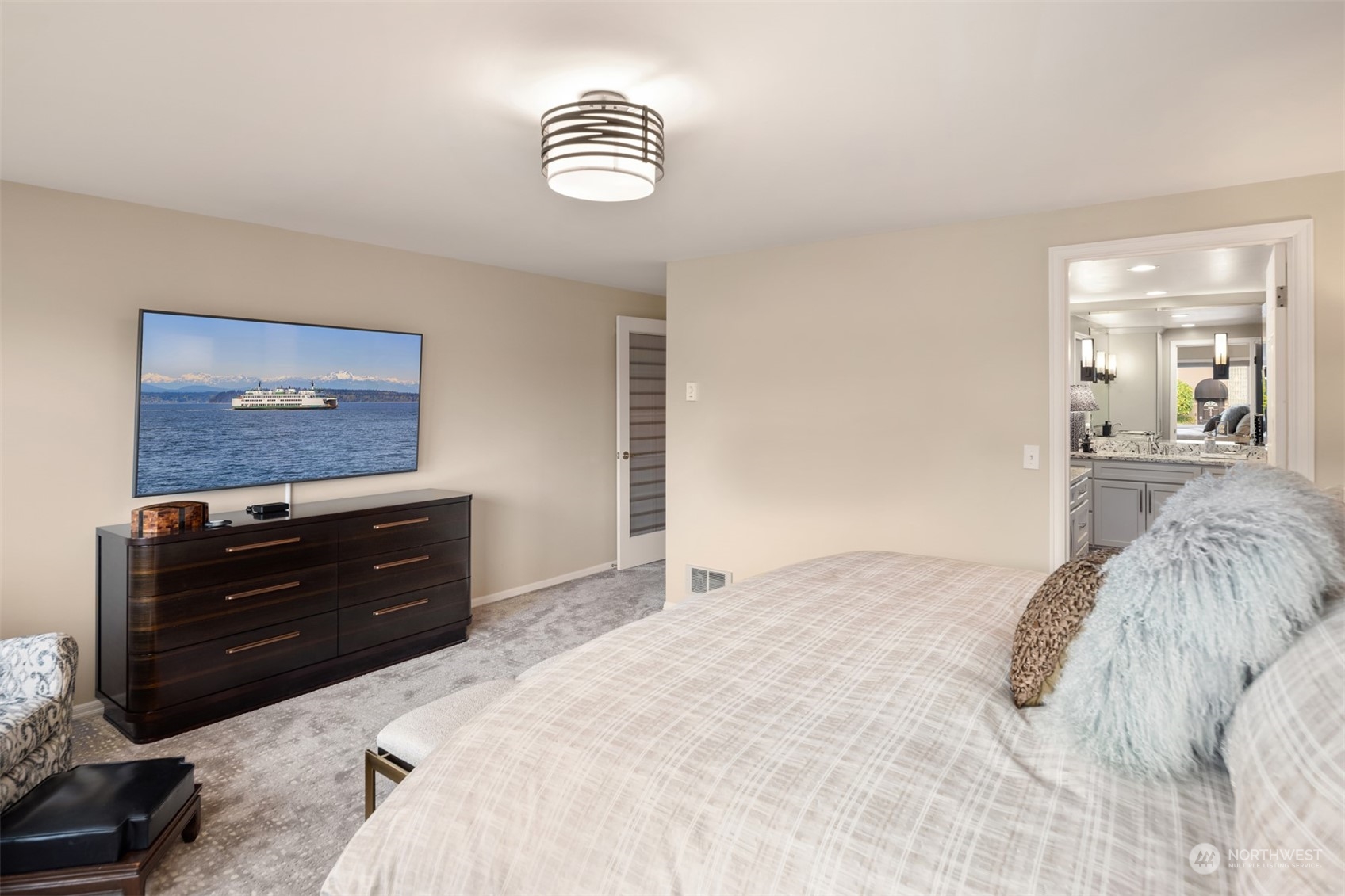 135 2nd Avenue N Unit: 102