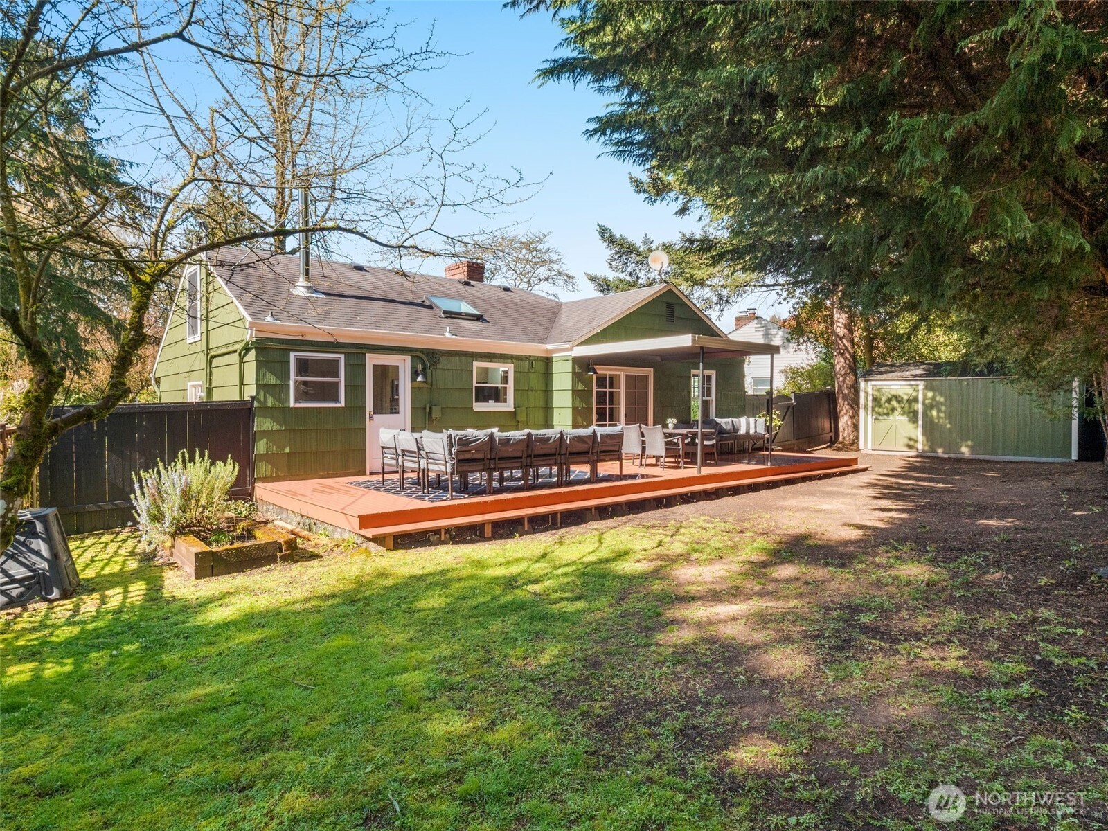 8110 23rd Avenue NE