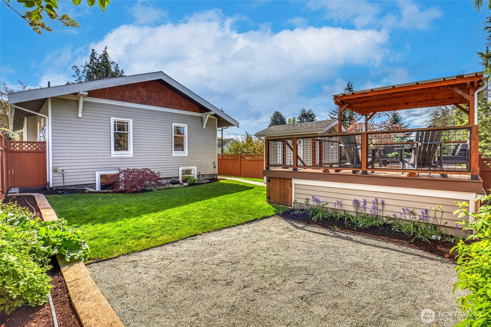 5701 27th Avenue NE