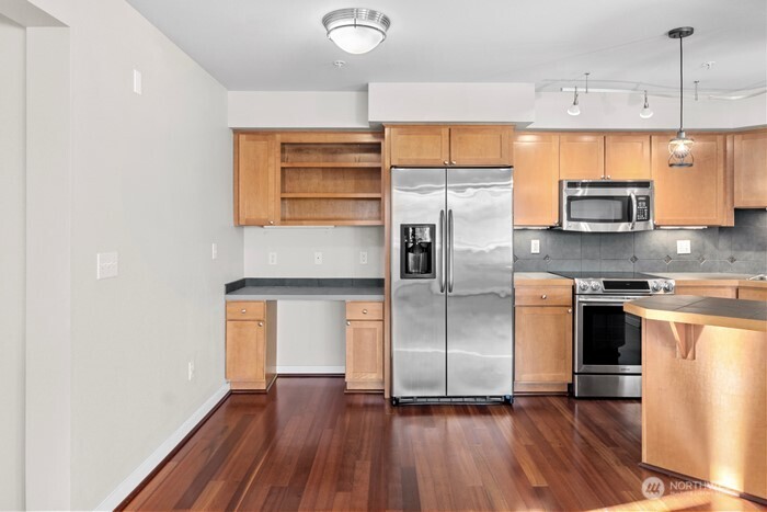 13426 97th Avenue E Unit: 204
