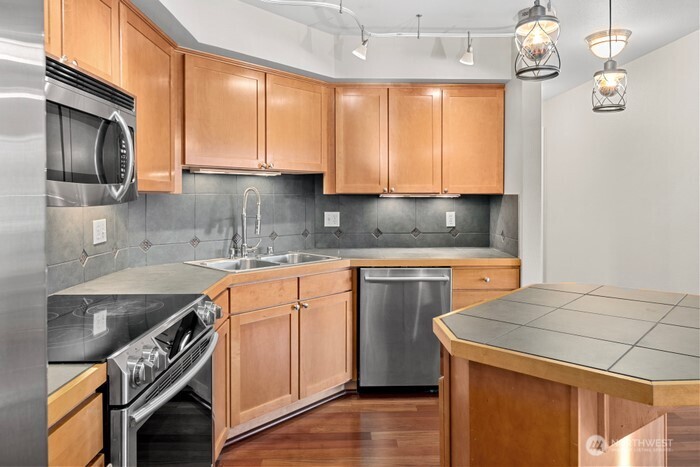 13426 97th Avenue E Unit: 204