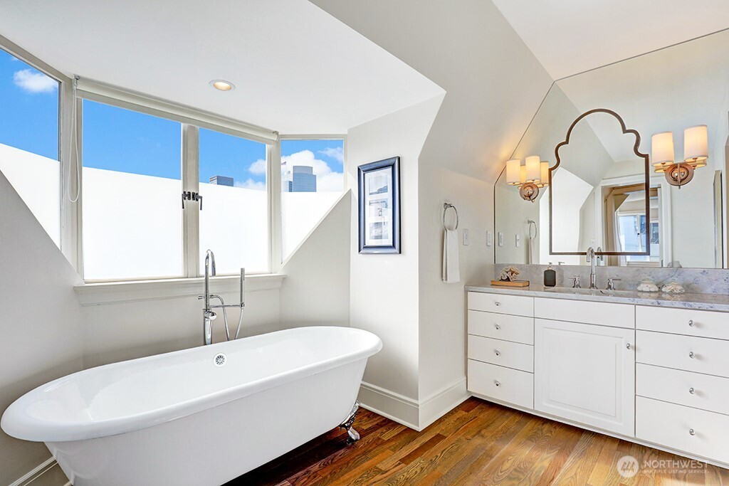 1017 Minor Avenue Unit: 1403