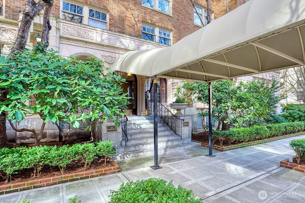1017 Minor Avenue Unit: 1403