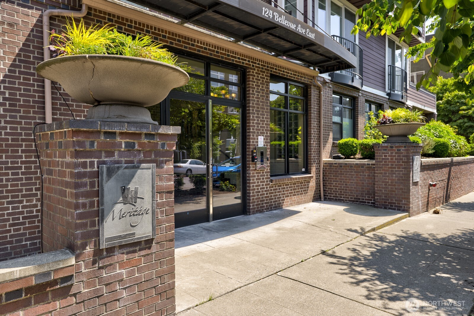 124 Bellevue Avenue E Unit: 305