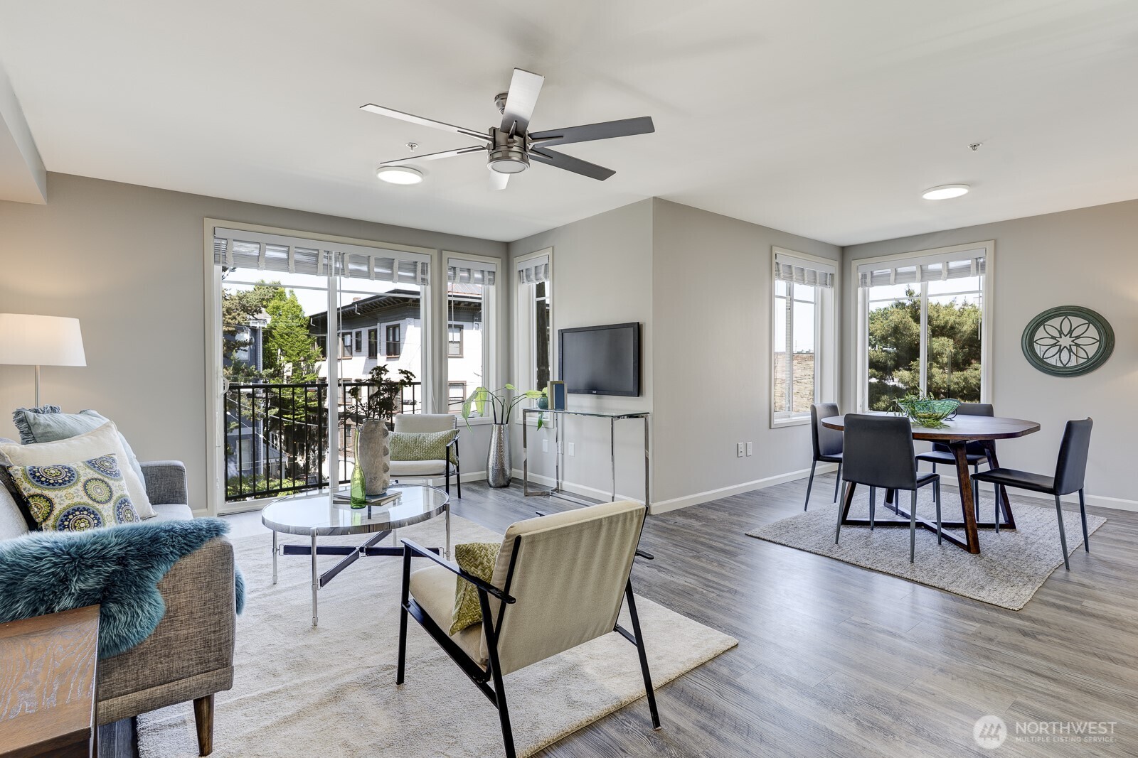 124 Bellevue Avenue E Unit: 305