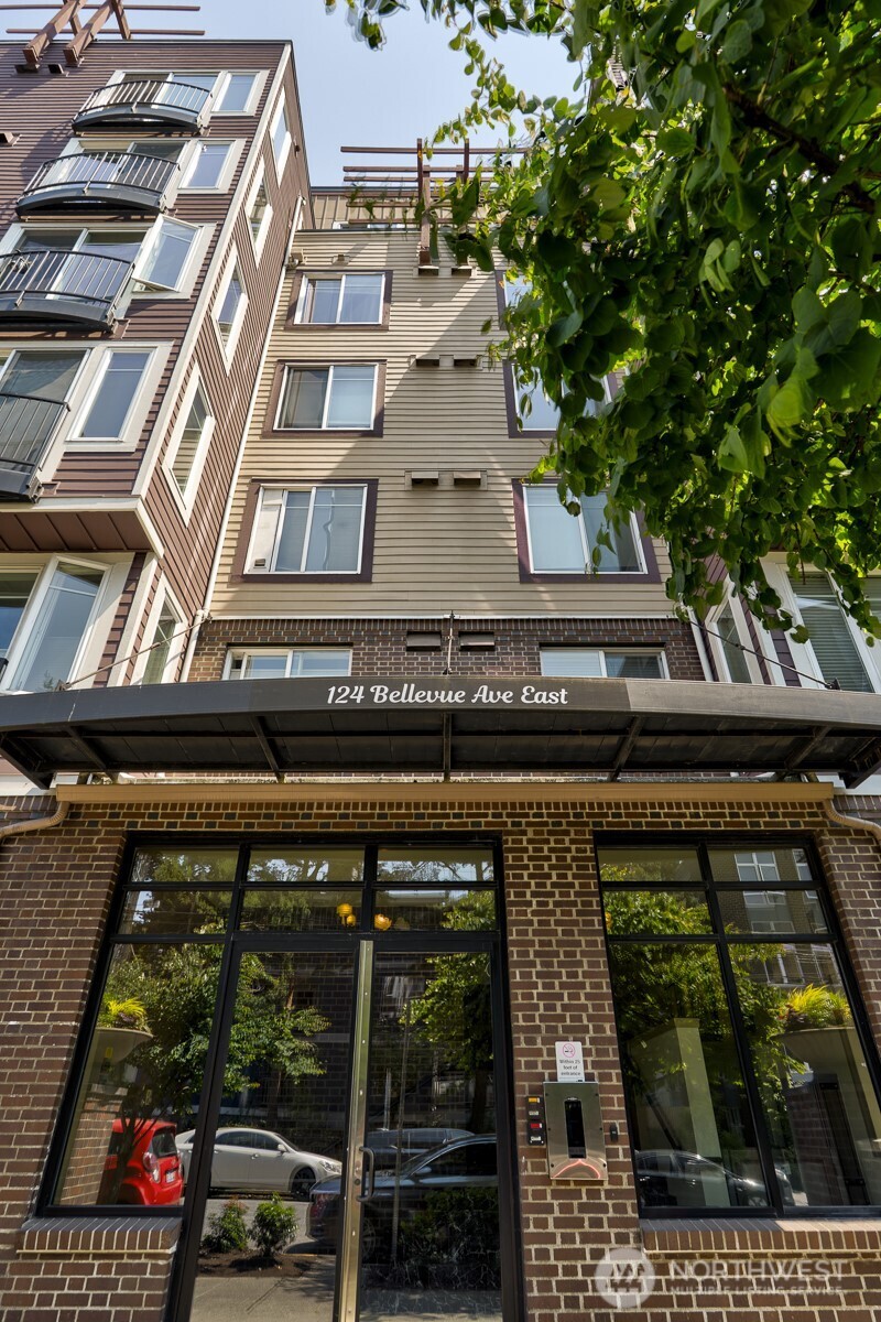 124 Bellevue Avenue E Unit: 305